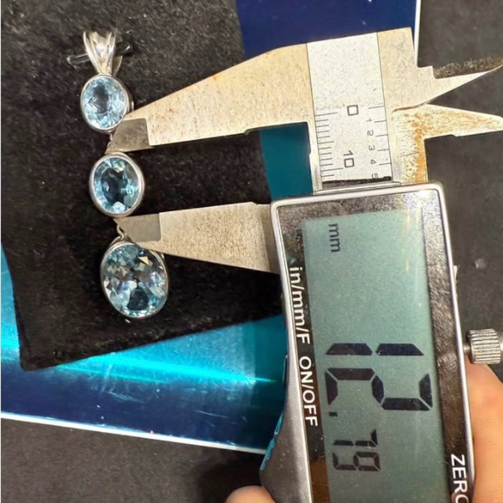 Elegant Sky Blue Topaz Sterling Silver 2” Dangle Earrings. Gorgeous - Picture 5 of 5